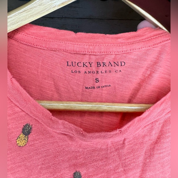 Lucky brand coral pink/orange tee with pineapples size small - Picture 3 of 6